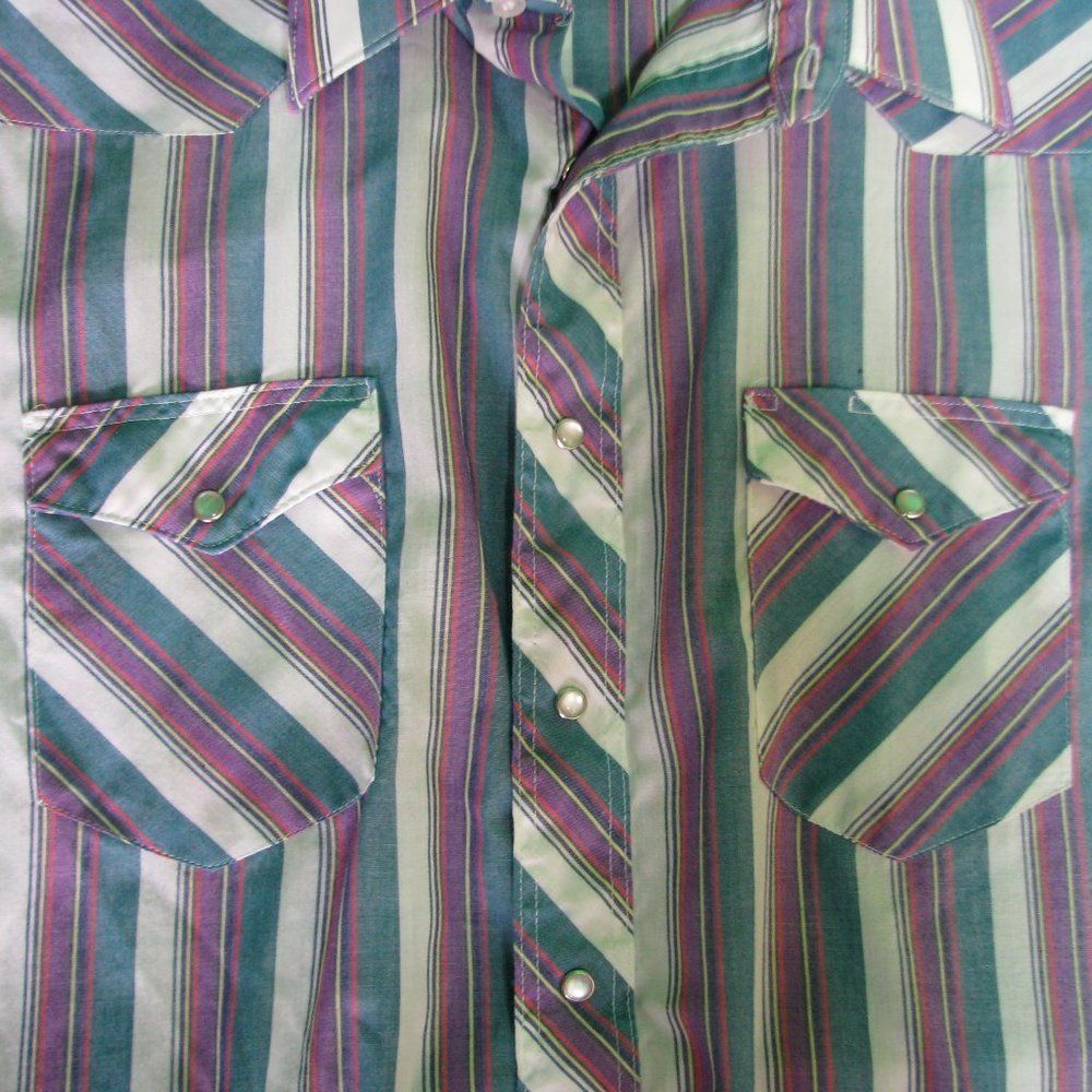 Vintage Wrangler Pearl-Snap Button-Down Shirt